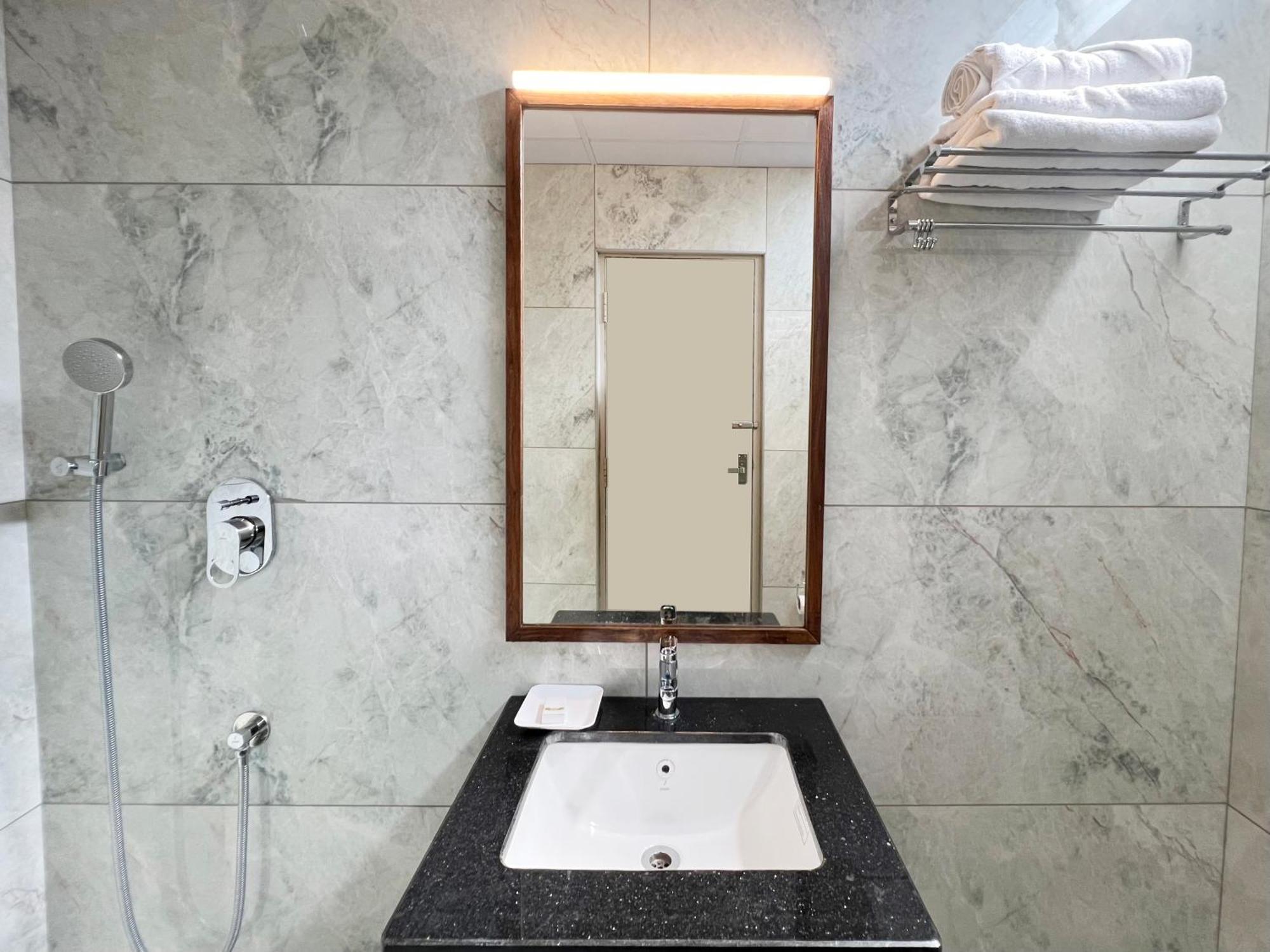 Hotel Vellara Bangalore Esterno foto