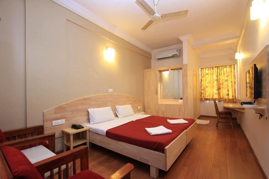 Hotel Vellara Bangalore Esterno foto